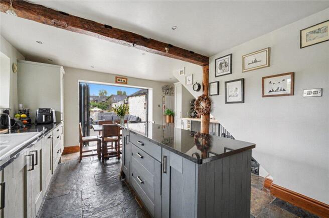 3 bed Terraced for sale Image 5