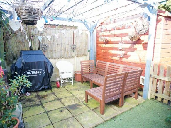 PATIO WITH PERGOLA