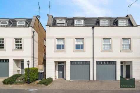 Oakley Mews, Enfield