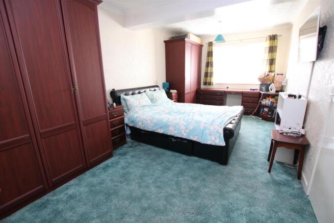 Bedroom 1.JPG