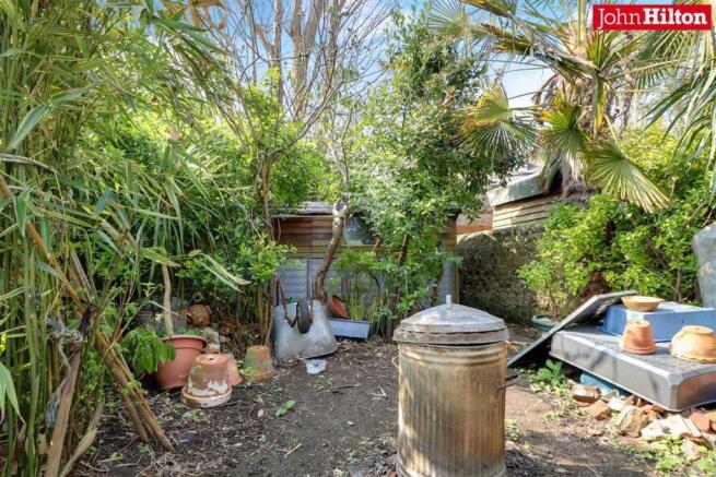 965. Garden (2).jpg