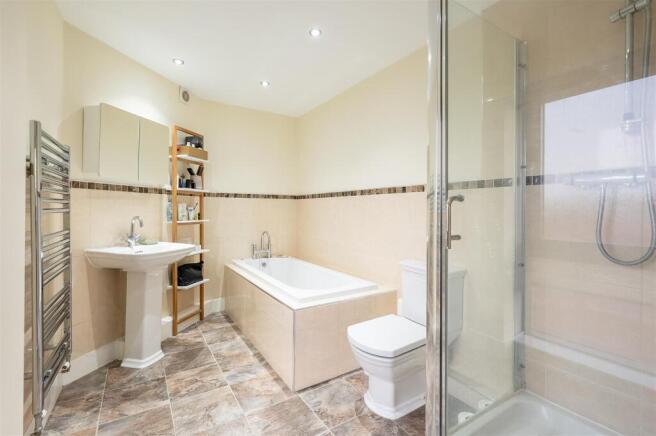 3 bed Duplex for sale Image 7