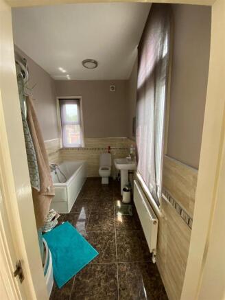 2 bed House to rent Image 8