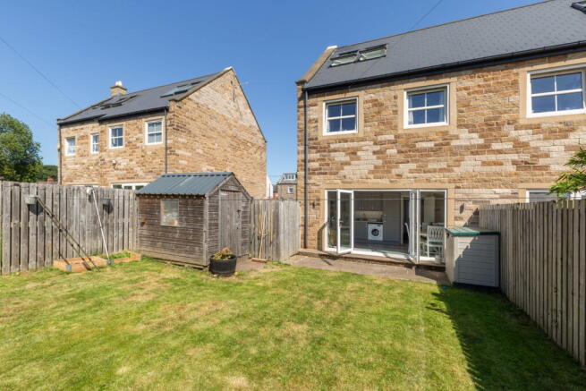 4 bed Semi-Detached for sale Image 8