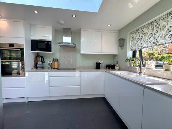 3 bed Detached for sale Image 10