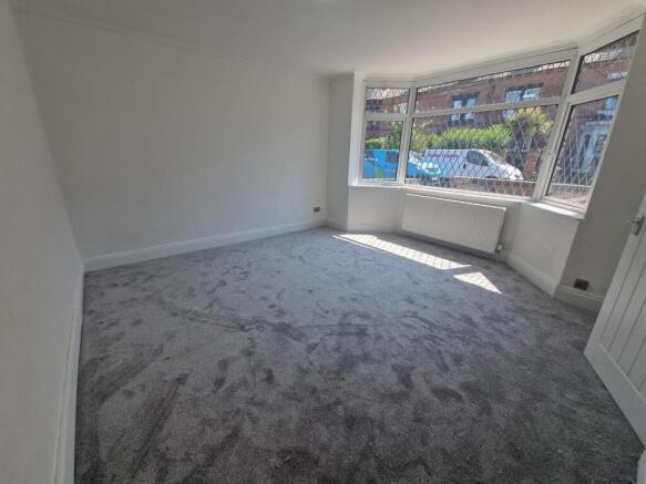 3 bed Semi-Detached to rent Image 4