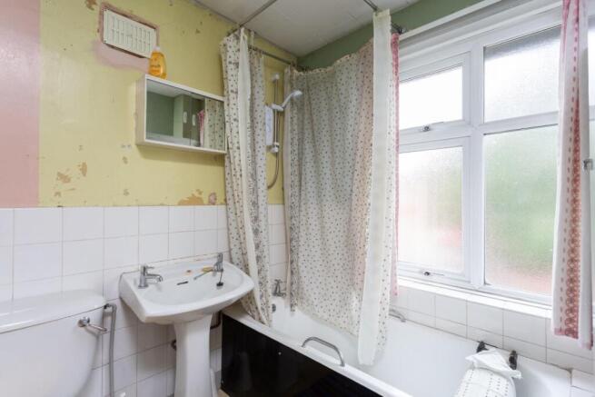 3 bed Semi-Detached for sale Image 8