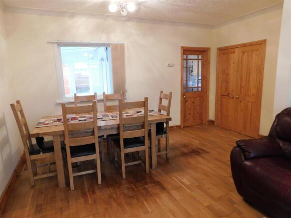 lounge/dining 6