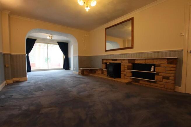 2 avon way lounge.jpg