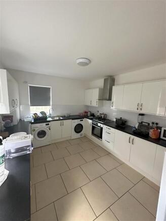 5 bed House Share to rent Image 7