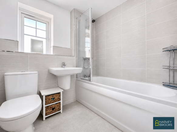 4 bed Detached for sale Image 12