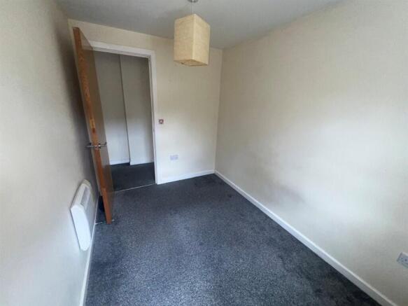 2 bed Flat for sale Image 6