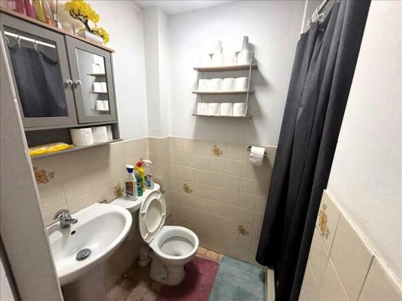 SHOWER ROOM