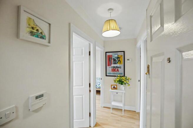 2 bed Apartment for sale Image 6