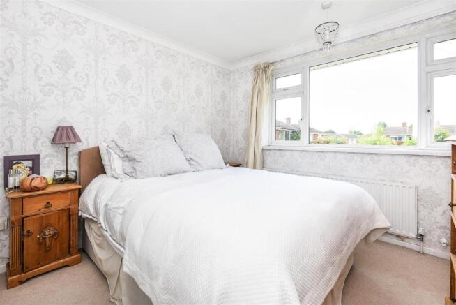 Bed 1.jpg