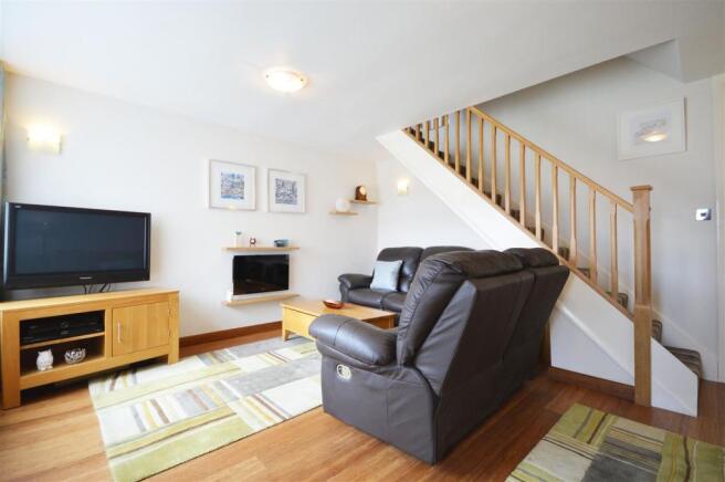 LIVING ROOM.jpg
