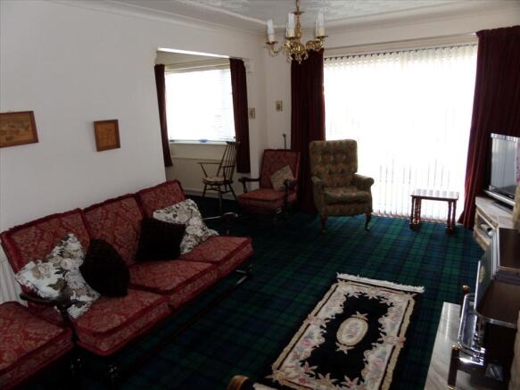LOUNGE/DINING ROOM