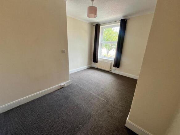 3 bed Terraced for sale Image 12
