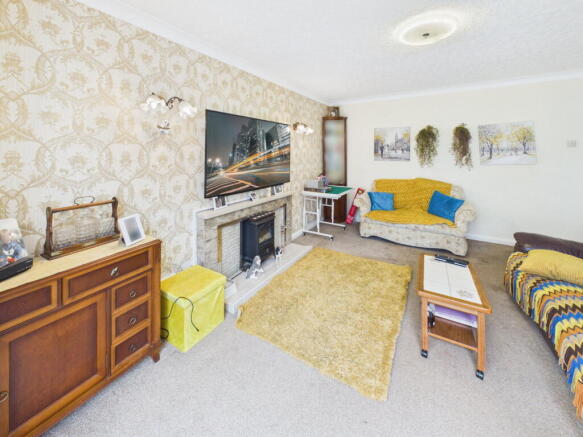 4 bed Detached Bungalow for sale Image 4