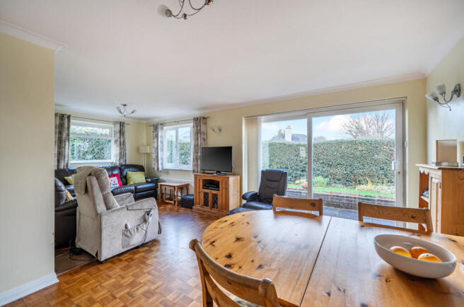 1411210-18-698c85...