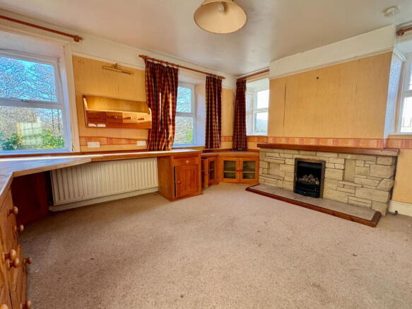 4 bed Detached for sale Image 8