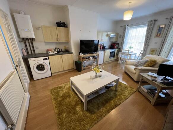 KITCHEN LOUNGE