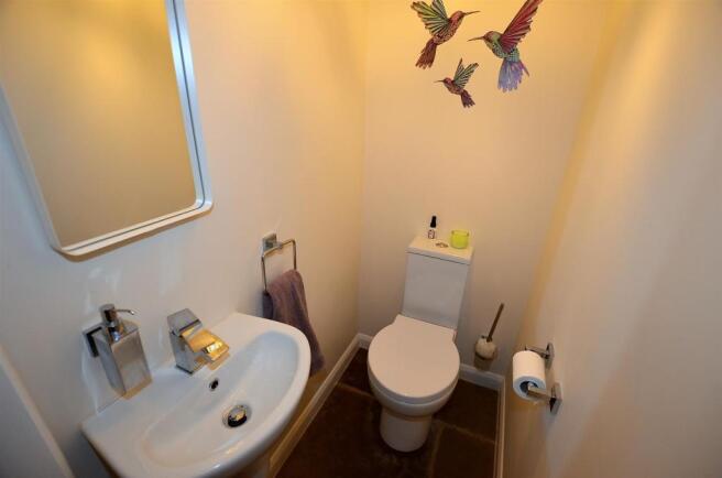 Guest Cloak Room/wc