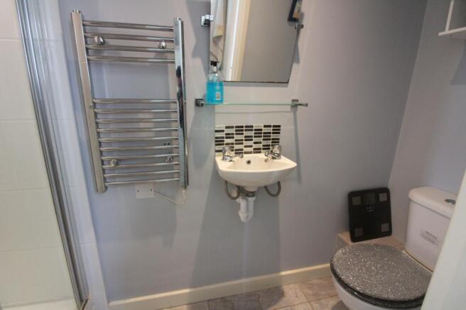 SHOWER ROOM