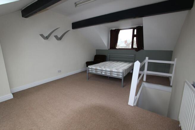 3 bed Terraced to rent Image 6