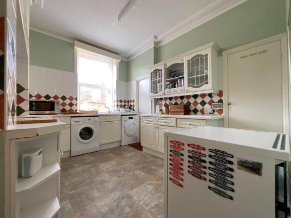 2 bed Ground Flat for sale Image 8