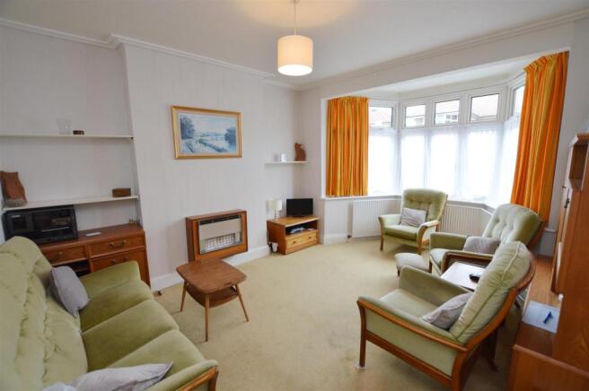 23 Bryanston Avenue living room.jpg