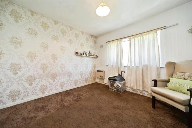 2 bed Flat for sale Image 6