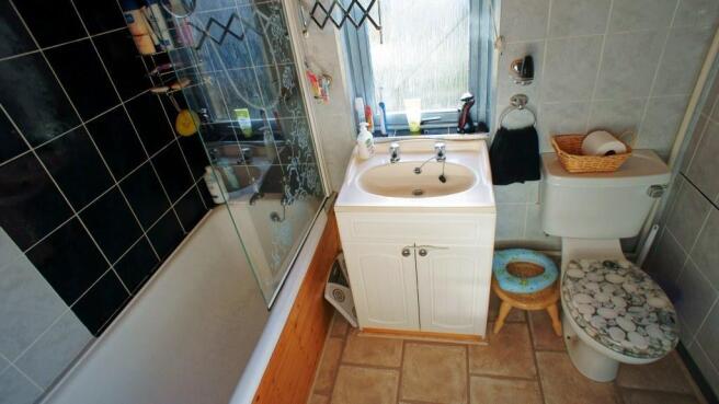 Bathroom wide