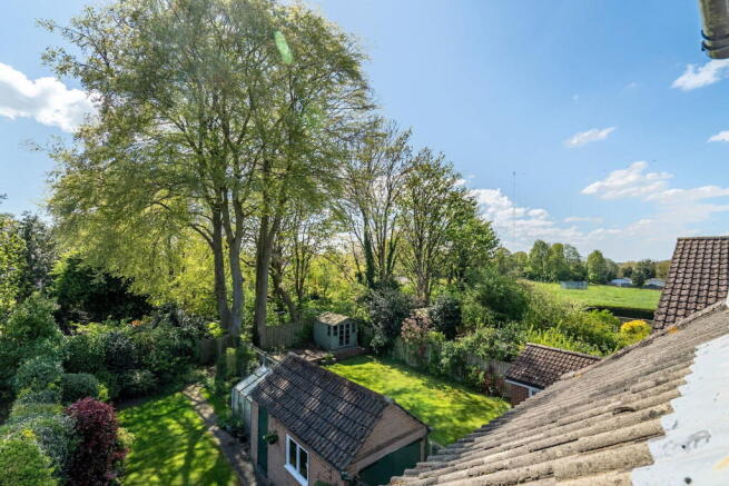 4 bed Semi-Detached for sale Image 11