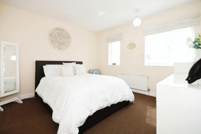 4 bed Detached for sale Image 12