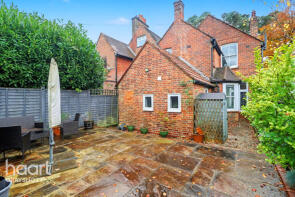 1, Old Bank House, Churt Road, Hindhead GU26 6NL