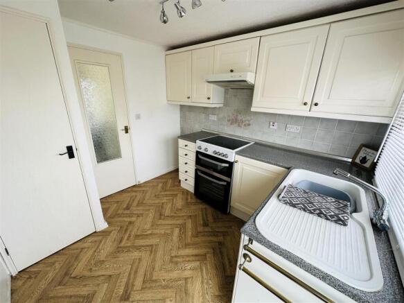 3 bed Park Home for sale Image 8