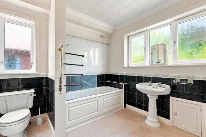 3 bed Semi-Detached to rent Image 11