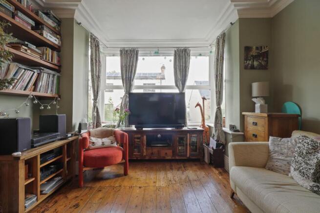 4 bed Semi-Detached for sale Image 5