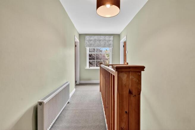 4 bed Detached for sale Image 12