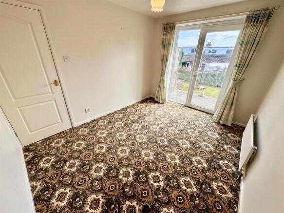 Bedroom 1.jpg