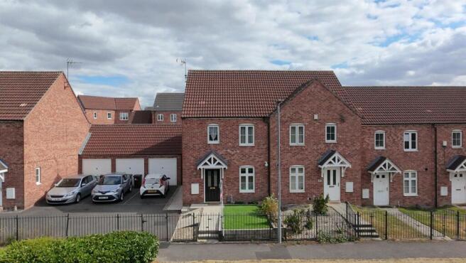 3 bed Semi-Detached for sale in pontefract