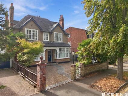 Queen Annes Place, Enfield