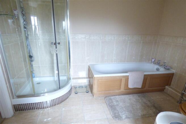 Bedroom 1 En Suite b