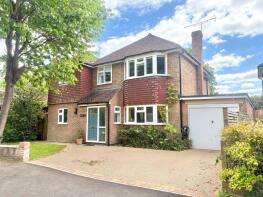 Apeldoorn, Alma Lane, Farnham GU9 0LJ