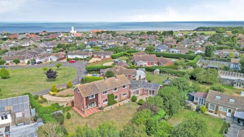 A Rare Double Plot with Carriage Driveway in Hunstanton