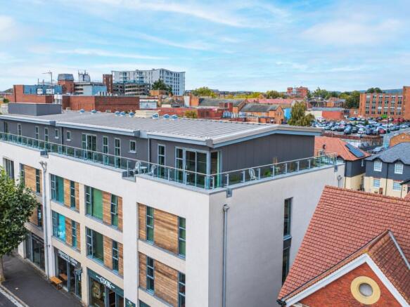 1-bed flat on Castlemoat Place, Corporation Street, Taunton, Somerset - NO CHAIN!, £100,000
