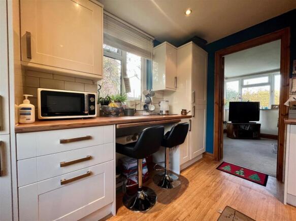 Kitchen2.jpg