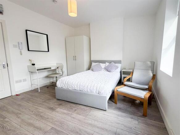 bed area (1 of 1).jpg