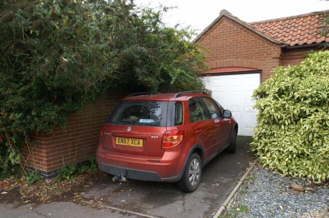 Garage & Parking